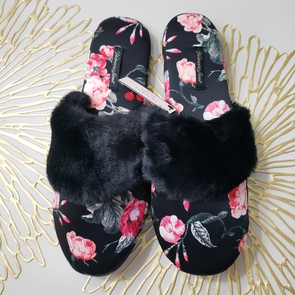 🛑 2 / $40 Sale! Victoria Secret Black Floral Slipper Set N… - Picture 11 of 14